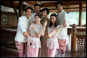 ชุดไทยเพื่อนเจ้าสาว เช่าที่แบมบี้ เวดดิ้ง ห้วยขวาง